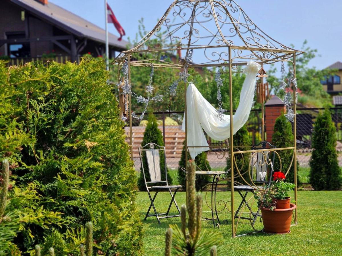 Family Hotel داوُجافبيلسْ المظهر الخارجي الصورة